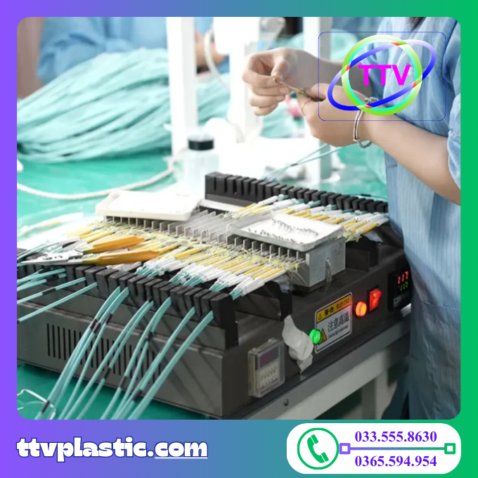 sẢn xuẤt Ép nhỰa ĐẦu dÂy cÁp ĐiỆn thoẠi (3)